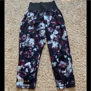 Lululemon Tranquil Crop in Kara Blossom Multi Print Black Pants Joggers Harem